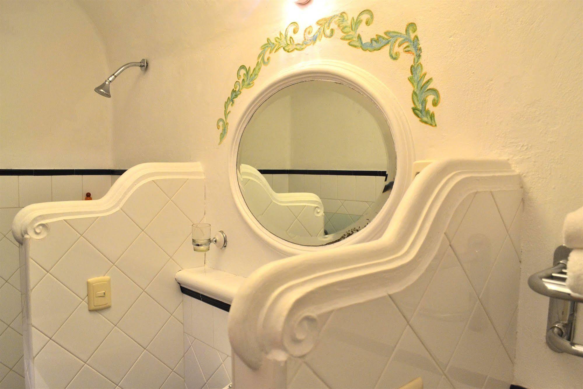 Meson Del Alferez Coatepec Hotel โกอาเตเปก ภายนอก รูปภาพ