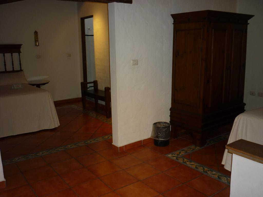 Meson Del Alferez Coatepec Hotel โกอาเตเปก ภายนอก รูปภาพ